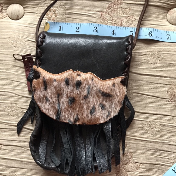 NWNT - Mini leather pouch purse with seal fur and fringe - Picture 6 of 7